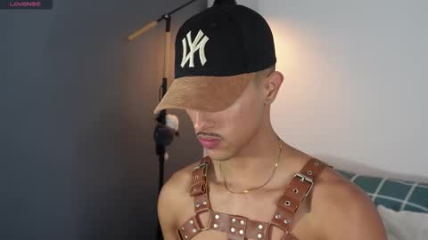 Buster independent model online show from October 2025 01:31:02 PM