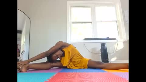 Snapshot of butt3rcup chatting on September 2025 10:37:01 PM Goddess online show from September 2025 10:37:01 PM