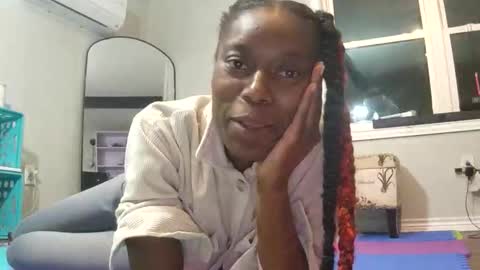 Snapshot of butt3rcup chatting on November 2025 01:36:01 AM Goddess online show from November 2025 01:36:01 AM