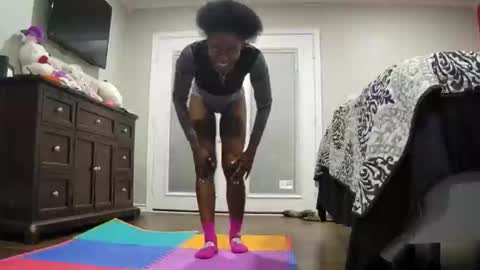 Snapshot of butt3rcup chatting on December 2025 04:50:01 AM Goddess online show from December 2025 04:50:01 AM