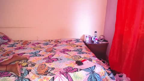 Snapshot of butterfly_rouse chatting on October 2025 03:32:01 PM butterfly_rouse online show from October 2025 03:32:01 PM