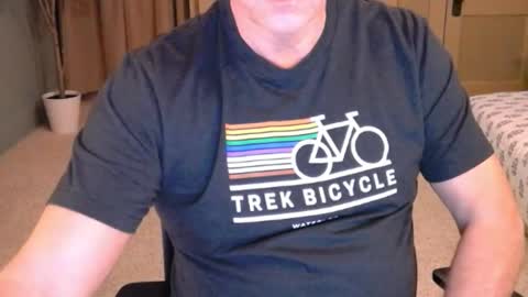 Snapshot of buttnakedfun954737 chatting on January 2025 11:48:02 AM Miles online show from January 2025 11:48:02 AM