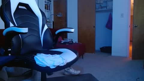 Snapshot of bwall1425 chatting on December 2024 03:45:01 AM bwall1425 online show from December 2024 03:45:01 AM