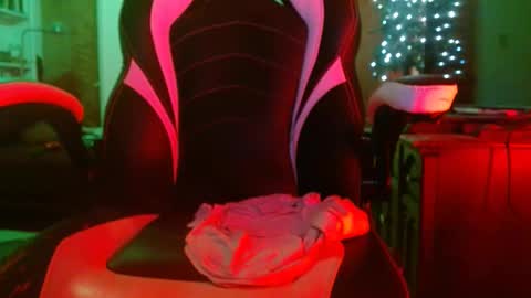 Snapshot of bwall1425 chatting on January 2025 01:48:01 AM bwall1425 online show from January 2025 01:48:01 AM