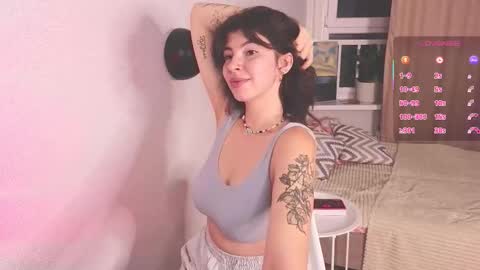 Kira online show from November 2025 04:35:01 PM