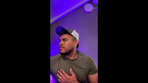 Snapshot of caballero_____ chatting on May 2026 04:04:01 PM INSTAGRAM CABALLERO 1998 online show from May 2026 04:04:01 PM