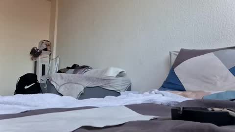 Snapshot of cailloux084 chatting on May 2026 04:31:01 AM cailloux084 online show from May 2026 04:31:01 AM