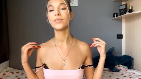 Kate online show from October 2025 08:03:01 AM