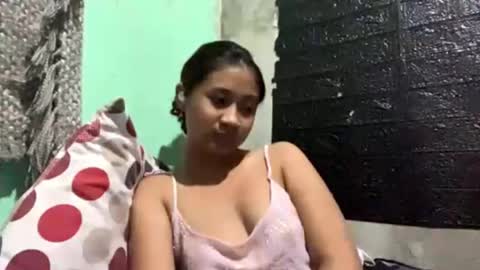 Snapshot of caitlyn_5 chatting on April 2026 03:39:01 PM Hi im Caitlyn online show from April 2026 03:39:01 PM