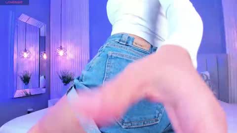 Caitlyn  online show from September 2025 11:15:01 PM