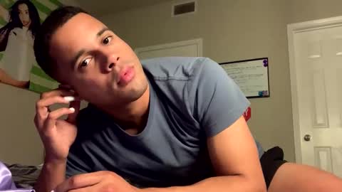 Snapshot of cakedupmothman chatting on January 2025 05:14:02 AM cakedupmothman online show from January 2025 05:14:02 AM