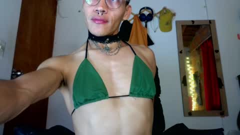 Snapshot of calioppe_10 chatting on June 2026 01:20:02 AM Calioppe 10 online show from June 2026 01:20:02 AM
