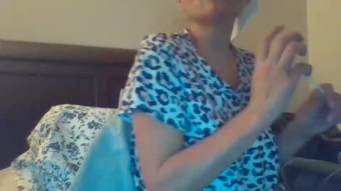 calishop1 online show from October 2025 02:45:02 AM