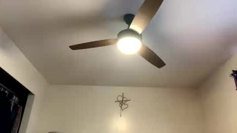 calishop1 online show from November 2025 07:46:02 PM