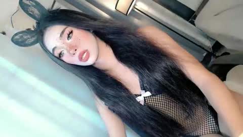 Snapshot of call_me_nina chatting on June 2026 01:51:02 AM call_me_nina online show from June 2026 01:51:02 AM