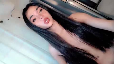 Snapshot of call_me_nina chatting on June 2026 02:51:01 AM call_me_nina online show from June 2026 02:51:01 AM