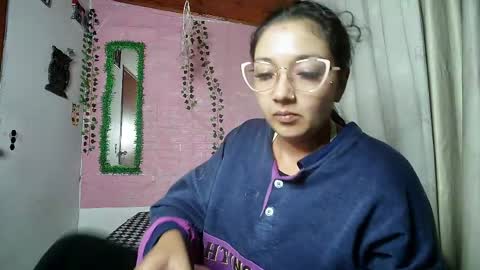 Snapshot of callme_lolas chatting on May 2026 11:01:04 PM paula online show from May 2026 11:01:04 PM