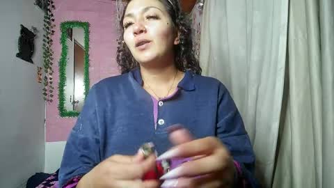 Snapshot of callme_lolas chatting on June 2026 05:33:02 AM paula online show from June 2026 05:33:02 AM