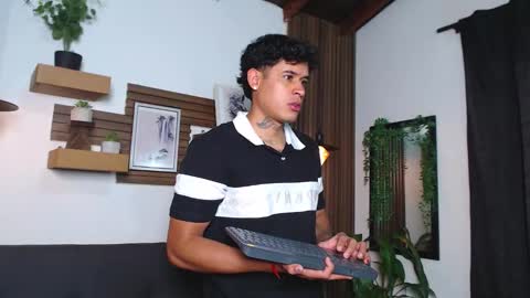 calvin913 online show from November 2025 09:31:01 AM