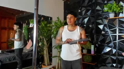 calvin913 online show from November 2025 07:19:01 AM