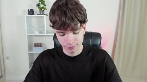 Hey I am Calvin  online show from December 2024 07:10:01 PM