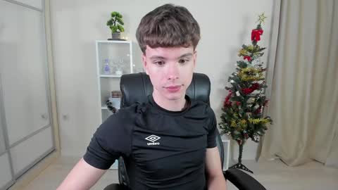 Hey I am Calvin  online show from December 2024 10:11:01 PM