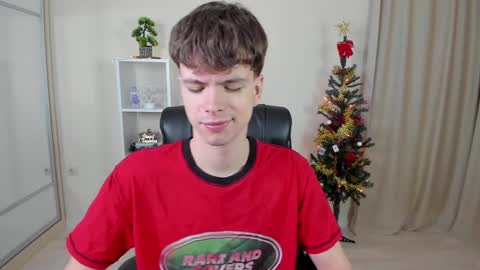 Hey I am Calvin  online show from December 2024 07:17:02 PM