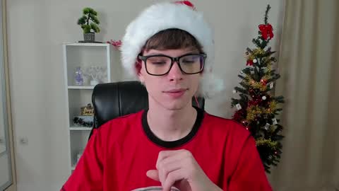 Hey I am Calvin  online show from December 2024 07:11:02 PM