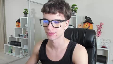 Hey I am Calvin  online show from January 2025 07:09:02 PM