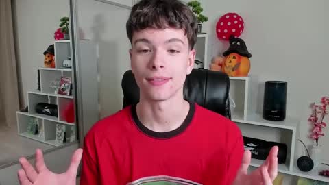 Hey I am Calvin  online show from March 2025 07:06:01 PM