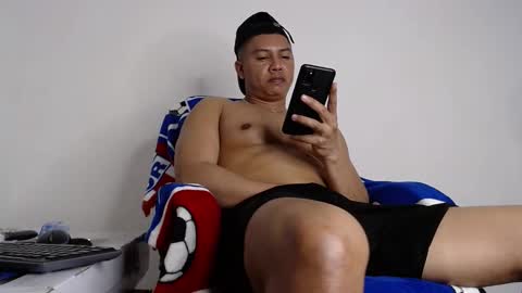 calvinhotlatino online show from December 2024 10:25:02 PM