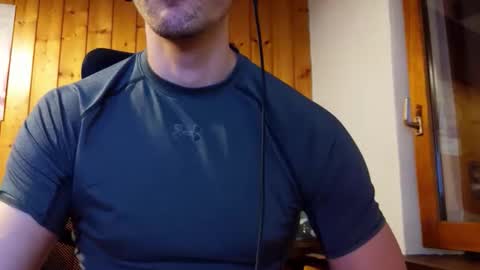 calvinmale__ online show from April 2026 06:01:01 PM