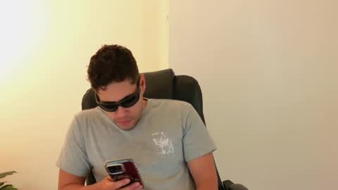 camara110 online show from October 2025 07:36:02 PM