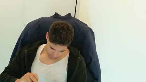 camara110 online show from November 2025 02:39:02 AM