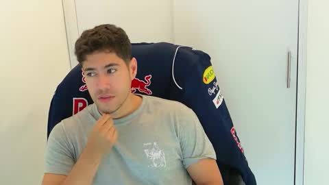 camara110 online show from November 2025 12:57:01 AM