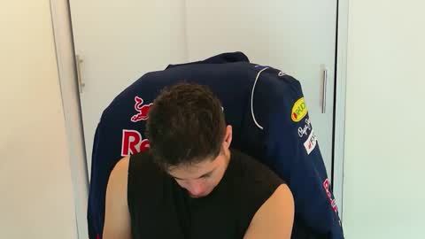 camara110 online show from December 2025 03:00:02 AM