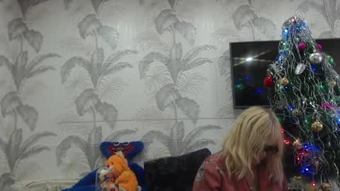 CamDiva1 online show from January 2025 10:32:01 AM