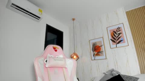 Cameron  online show from January 2025 10:39:01 PM