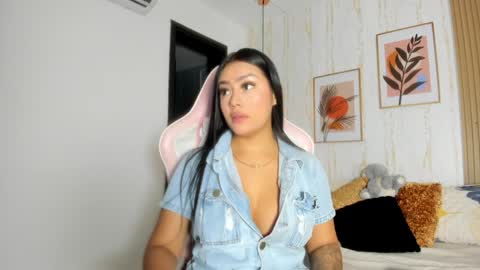 Cameron  online show from January 2025 07:39:01 PM