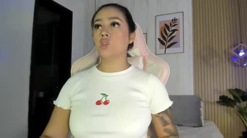 Cameron  online show from October 2025 07:55:01 PM