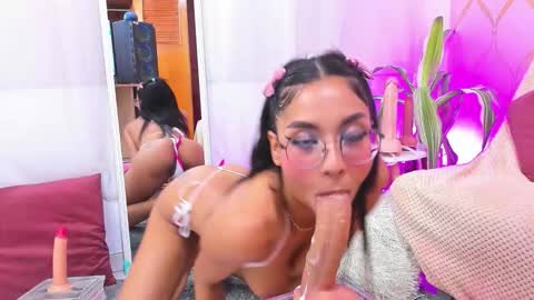 Camila online show from February 2026 05:19:01 AM