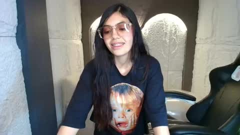 Cami  online show from September 2025 01:32:01 PM