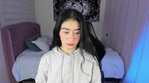 camila online show from September 2025 06:35:01 PM