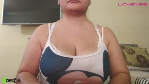 Camila  online show from October 2025 04:38:02 PM