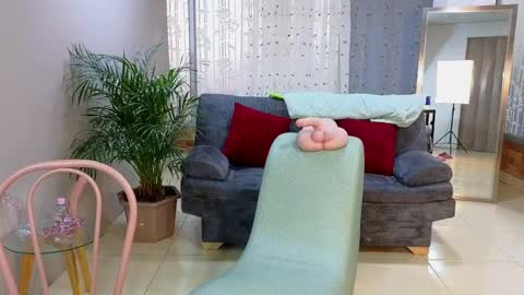 Camil online show from February 2025 01:43:01 PM