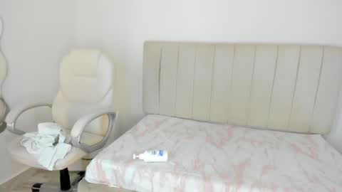 Cami online show from February 2025 07:02:01 PM