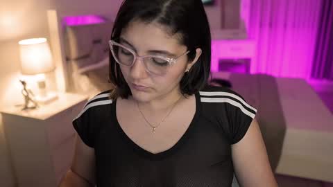 Camila buitrago online show from December 2024 12:03:02 AM