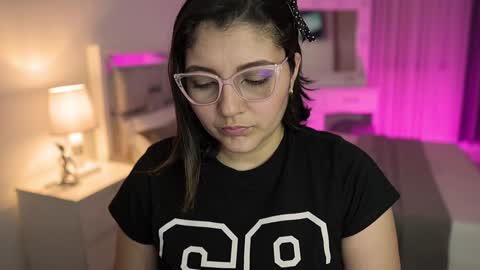 Camila buitrago online show from January 2025 01:00:01 AM