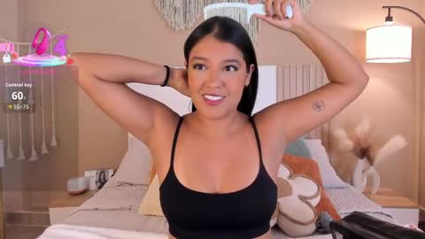 camila_bustamante_ online show from April 2026 05:02:02 PM