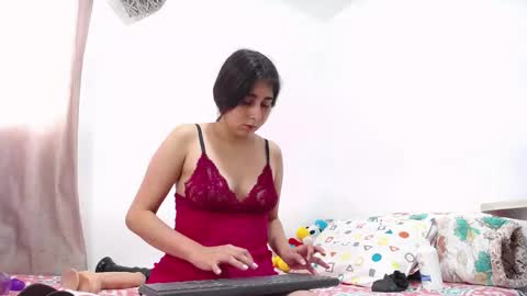 Camila online show from September 2025 03:11:02 PM